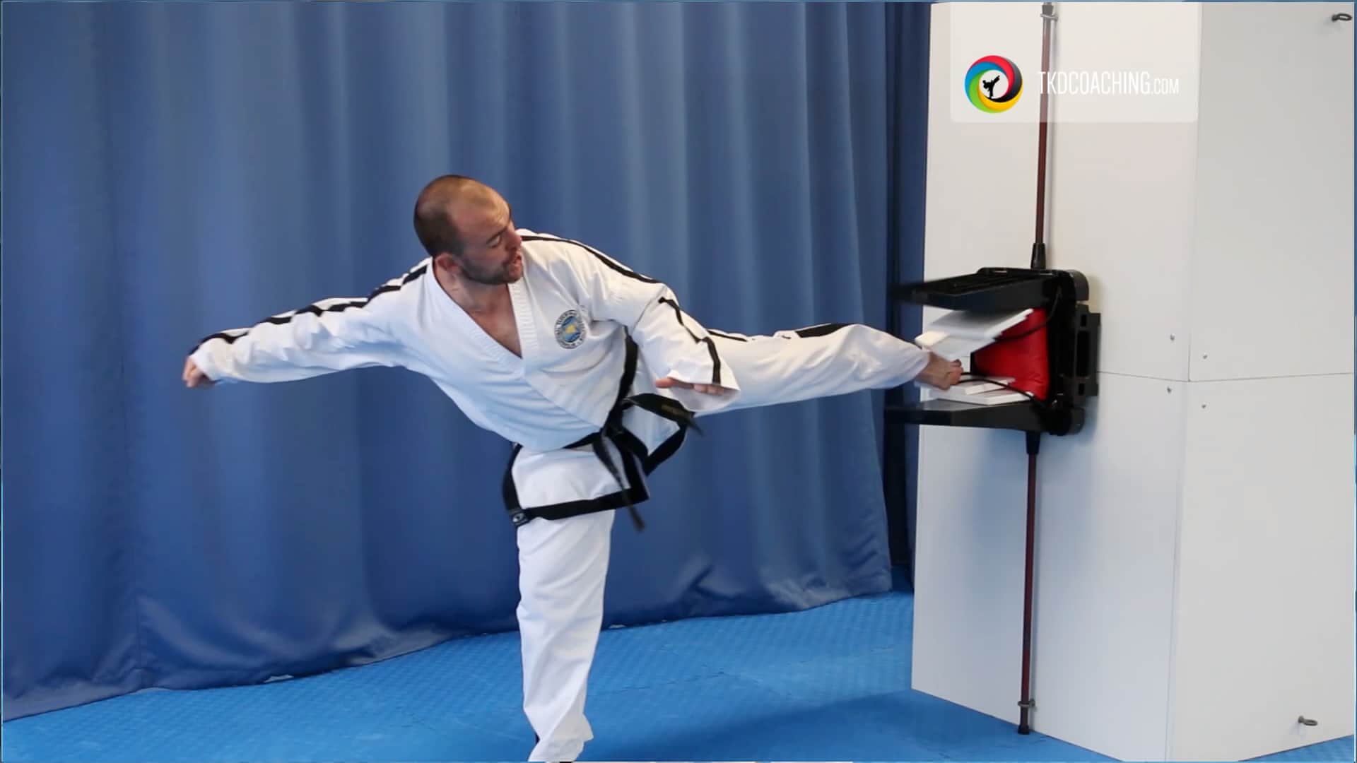 Power Breaking introduction with Brendan Doogan in ITF Taekwon-Do