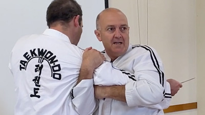 Master Grant Eccles teaching knife self defence concepts from a New Zealand seminar
