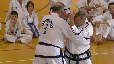 Master Ian Campbell teaching self-defence for ITF Taekwon-Do at TKD Coaching